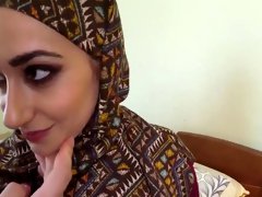 Arab cutie gets her pussy penetrated deep after giving blowjob